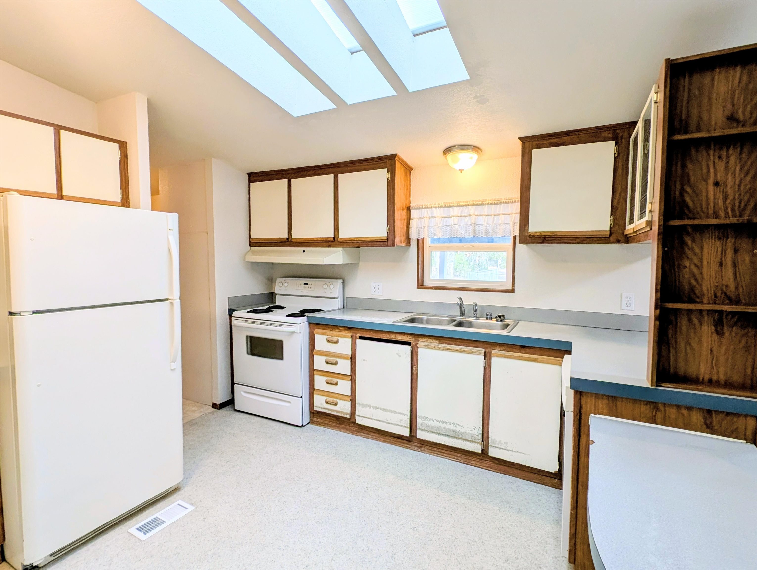 4040 Lyon And Moss Road Loon Lake, WA 99148 - Photo 7 of 49