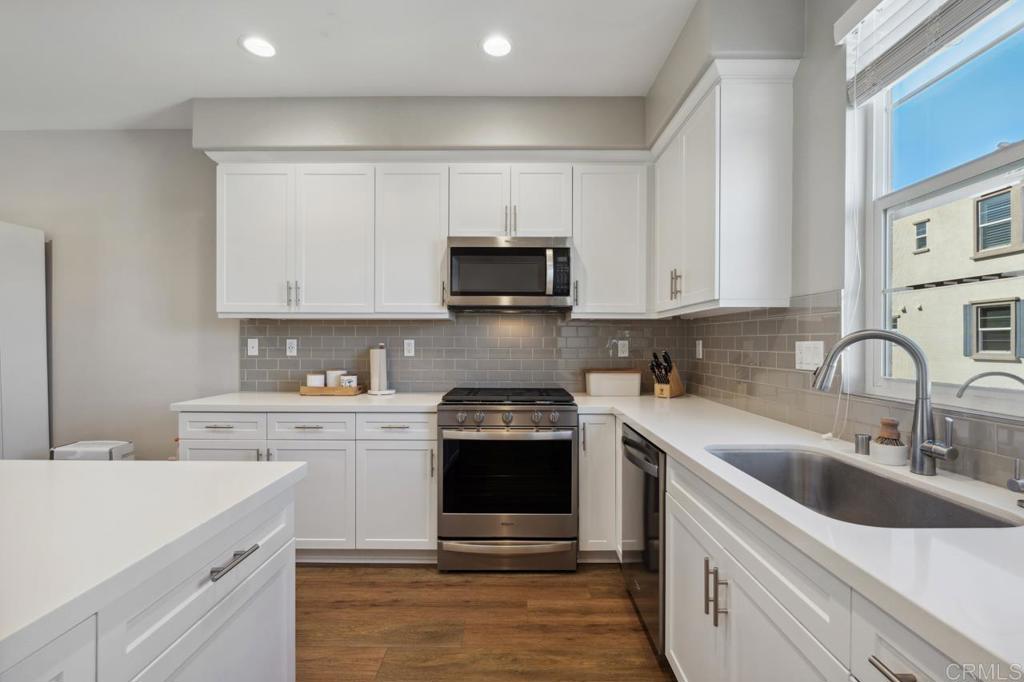 4349 Harbor Way, Unit 2 Oceanside, CA 92056 - Photo 16 of 54