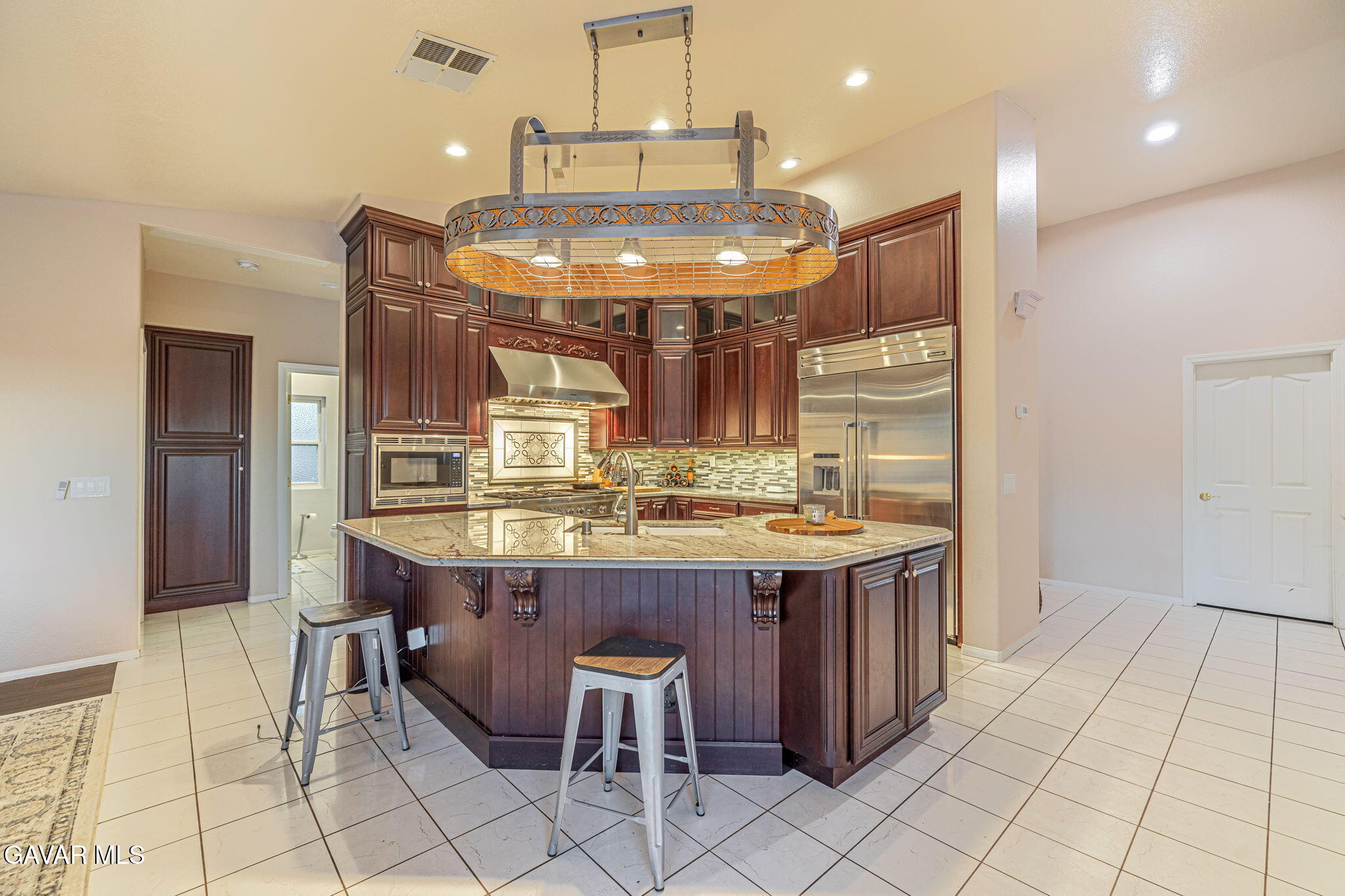 41002 Flagstone Street Palmdale, CA 93551 - Photo 10 of 34 17-web-or-mls-AVOH--16(1)