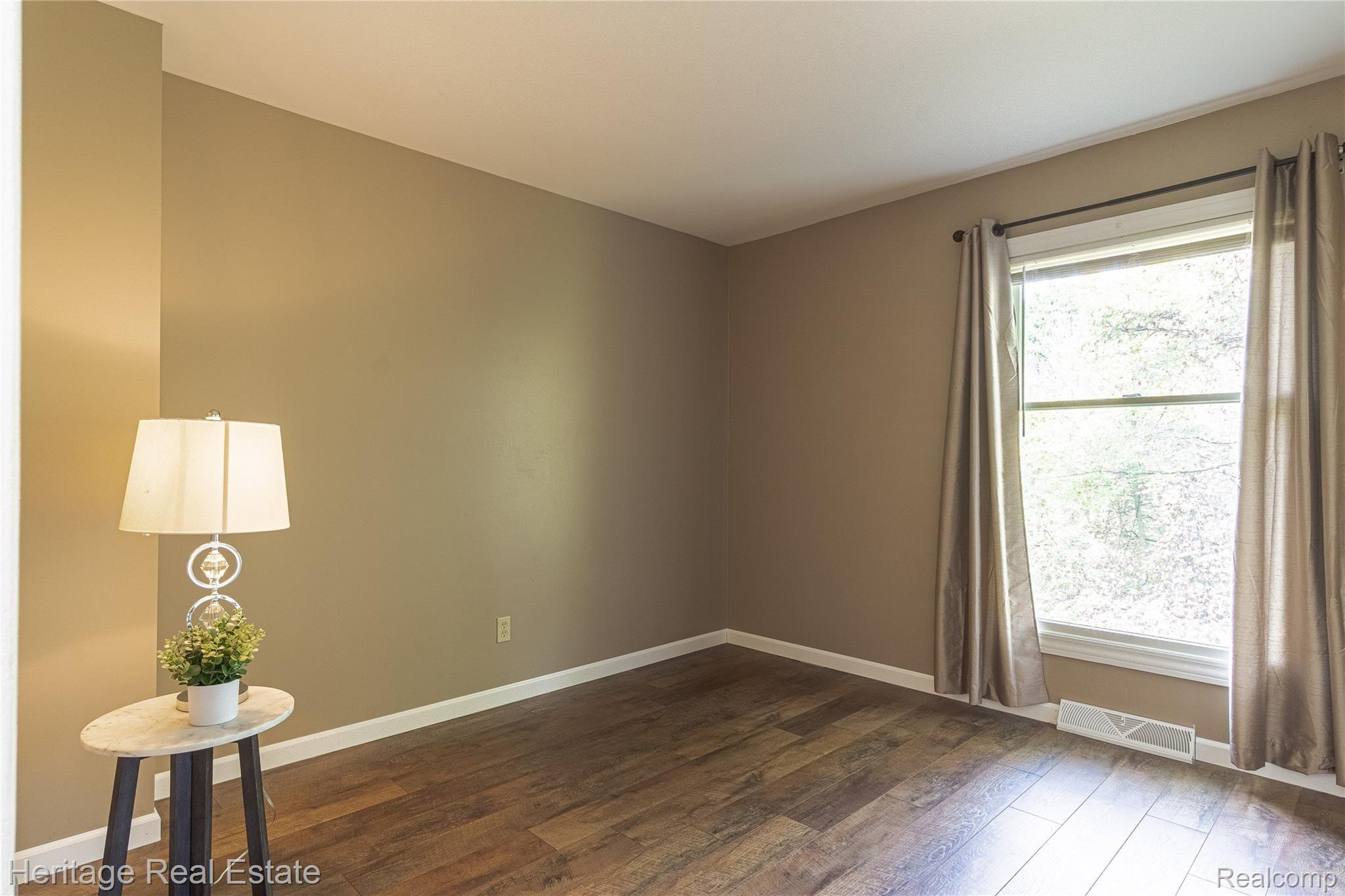 5717 General Squier Road Dryden, MI 48428 - Photo 20 of 30 Interiors (26 of 49).jpg