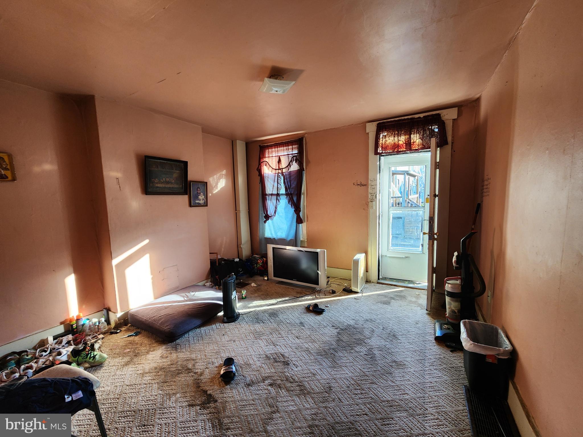 306 North Franklintown Road Baltimore, MD 21223 - Photo 3 of 9