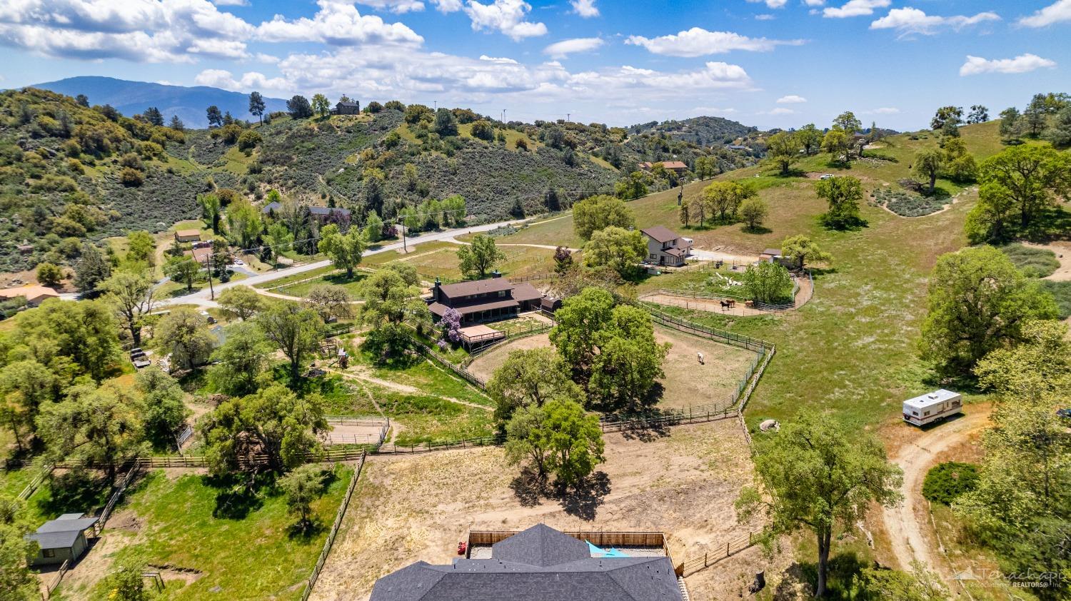 26004 Bear Valley Road Tehachapi, CA 93561 - Photo 48 of 52 Gallery Image 48