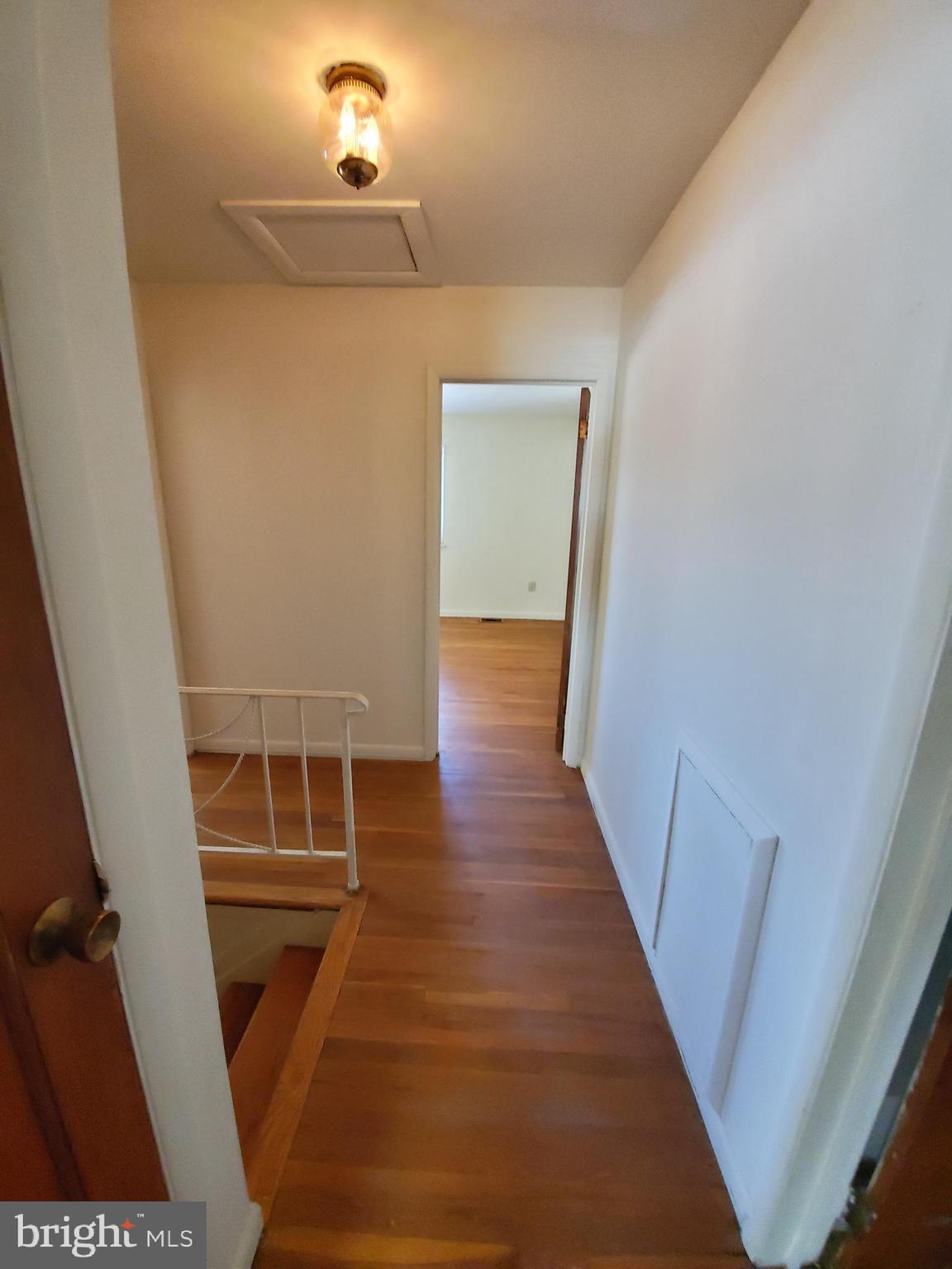 3611 Jeff Road Glenarden, MD 20706 - Photo 22 of 29 Upstairs Foyer