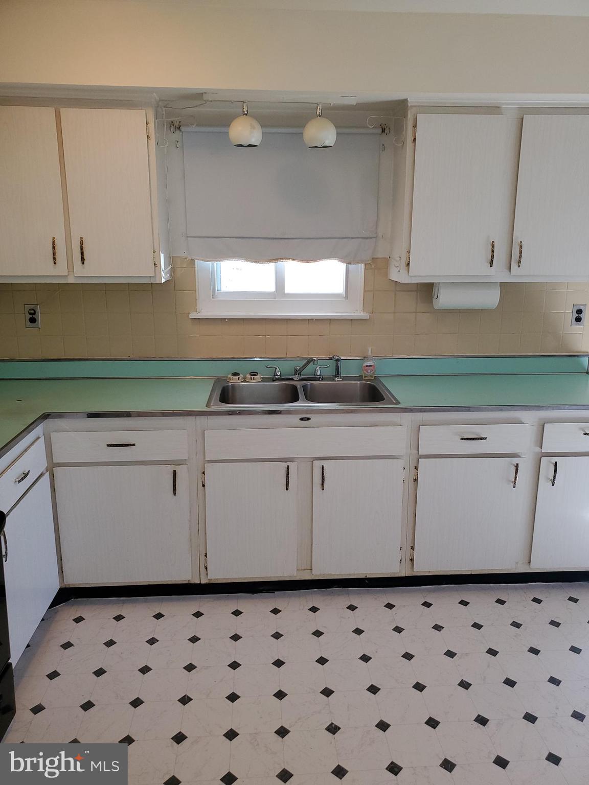 3611 Jeff Road Glenarden, MD 20706 - Photo 5 of 29 Kitchen