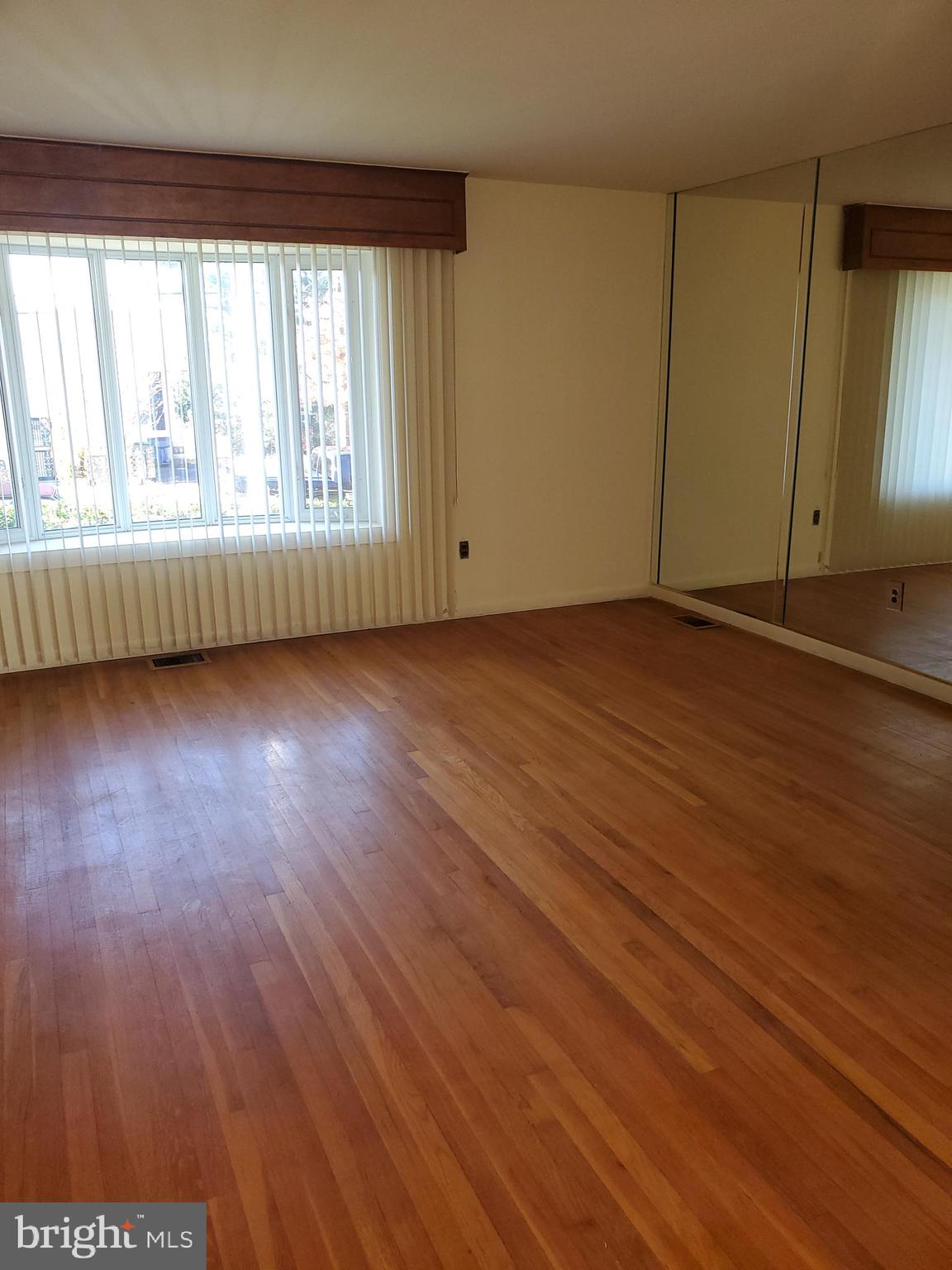 3611 Jeff Road Glenarden, MD 20706 - Photo 10 of 29 Living Room