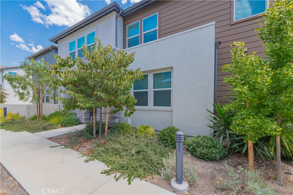 168 Sash Irvine, CA 92618 - Photo 2 of 31 a front view of a house with garden