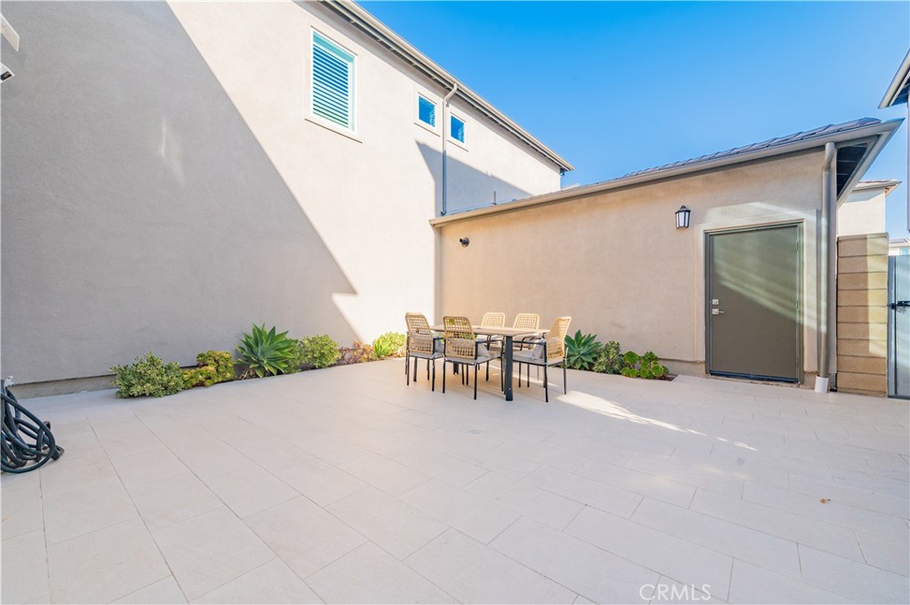 168 Sash Irvine, CA 92618 - Photo 29 of 31 a view of a terrace with chairs