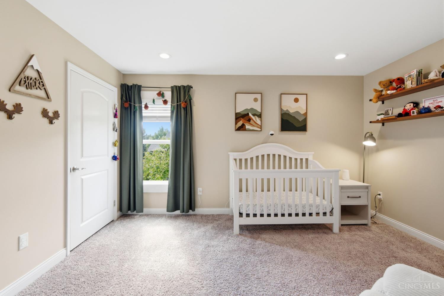 3654 Boomer Road Cincinnati, OH 45247 - Photo 18 of 33 Gallery Image 18
