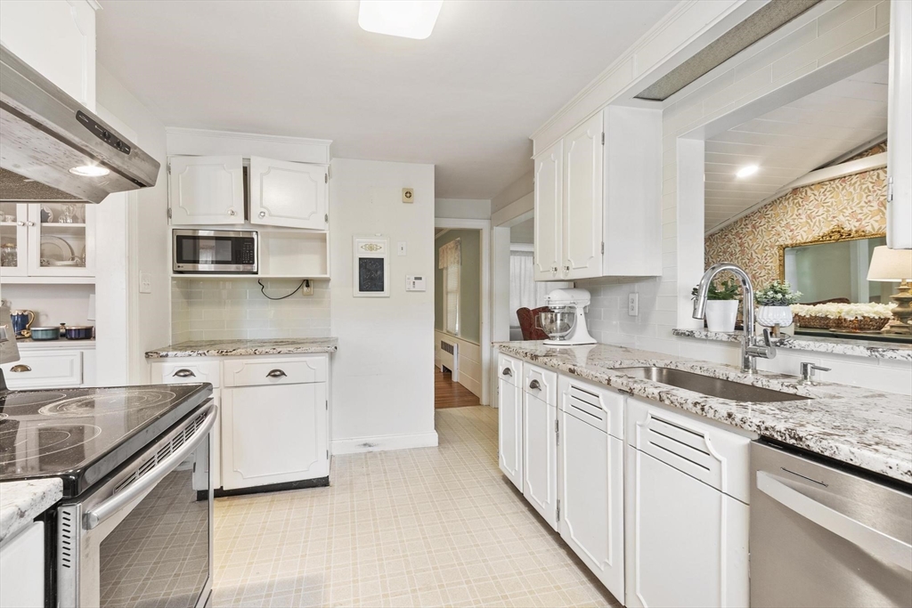 11 Whitla Drive Worcester, MA 01604 - Photo 7 of 32
