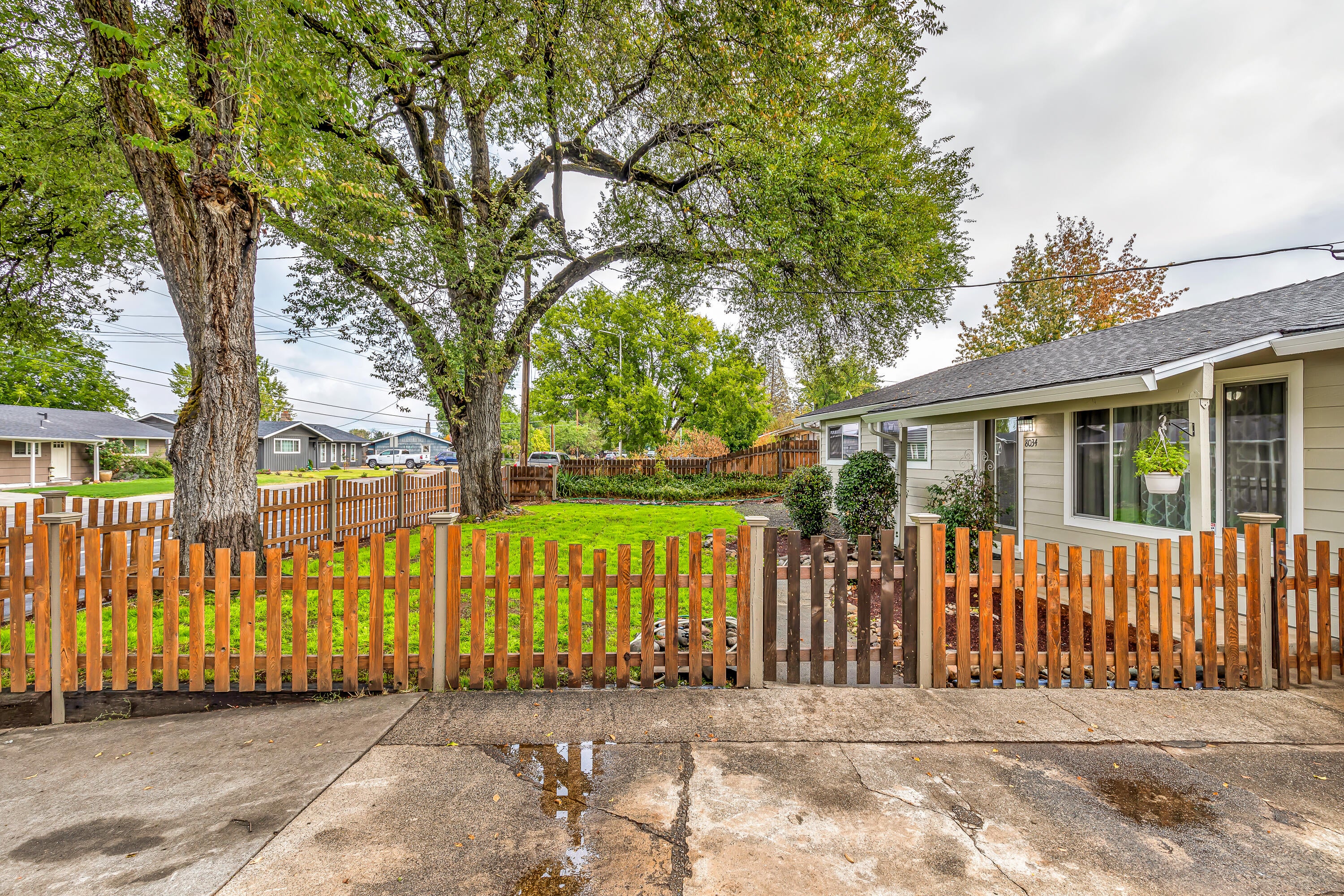 8034 Division Road White City, OR 97503 - Photo 3 of 31 4