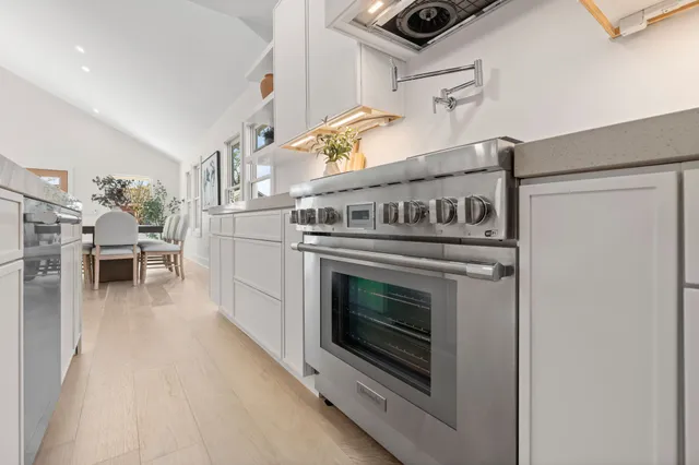 $1,199,999 | 1011 West Cottage Street, Houston, TX 77009