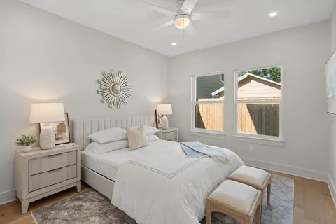 $1,250,000 | 1011 West Cottage Street, Houston, TX 77009