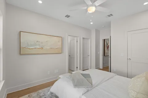 $1,250,000 | 1011 West Cottage Street, Houston, TX 77009