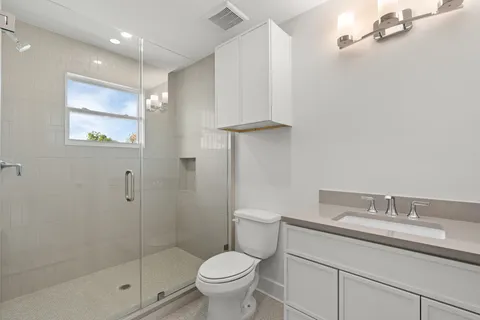 $1,250,000 | 1011 West Cottage Street, Houston, TX 77009