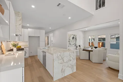 $1,250,000 | 1011 West Cottage Street, Houston, TX 77009