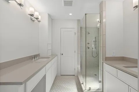 $1,250,000 | 1011 West Cottage Street, Houston, TX 77009