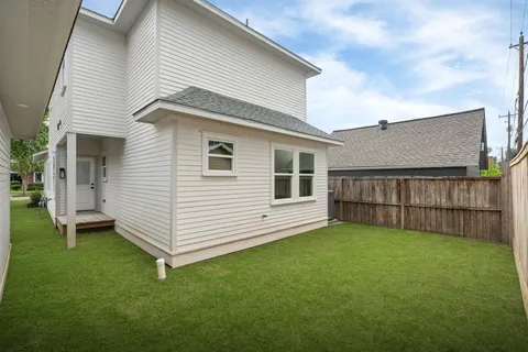 $1,250,000 | 1011 West Cottage Street, Houston, TX 77009