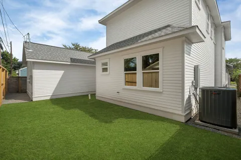 $1,250,000 | 1011 West Cottage Street, Houston, TX 77009