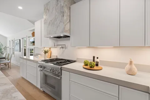 $1,250,000 | 1011 West Cottage Street, Houston, TX 77009