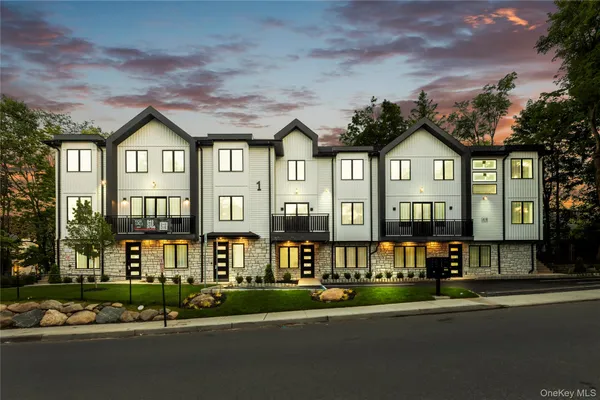 $1,249,000 | 1 Homestead Lane, Unit 203, Monsey, NY 10952