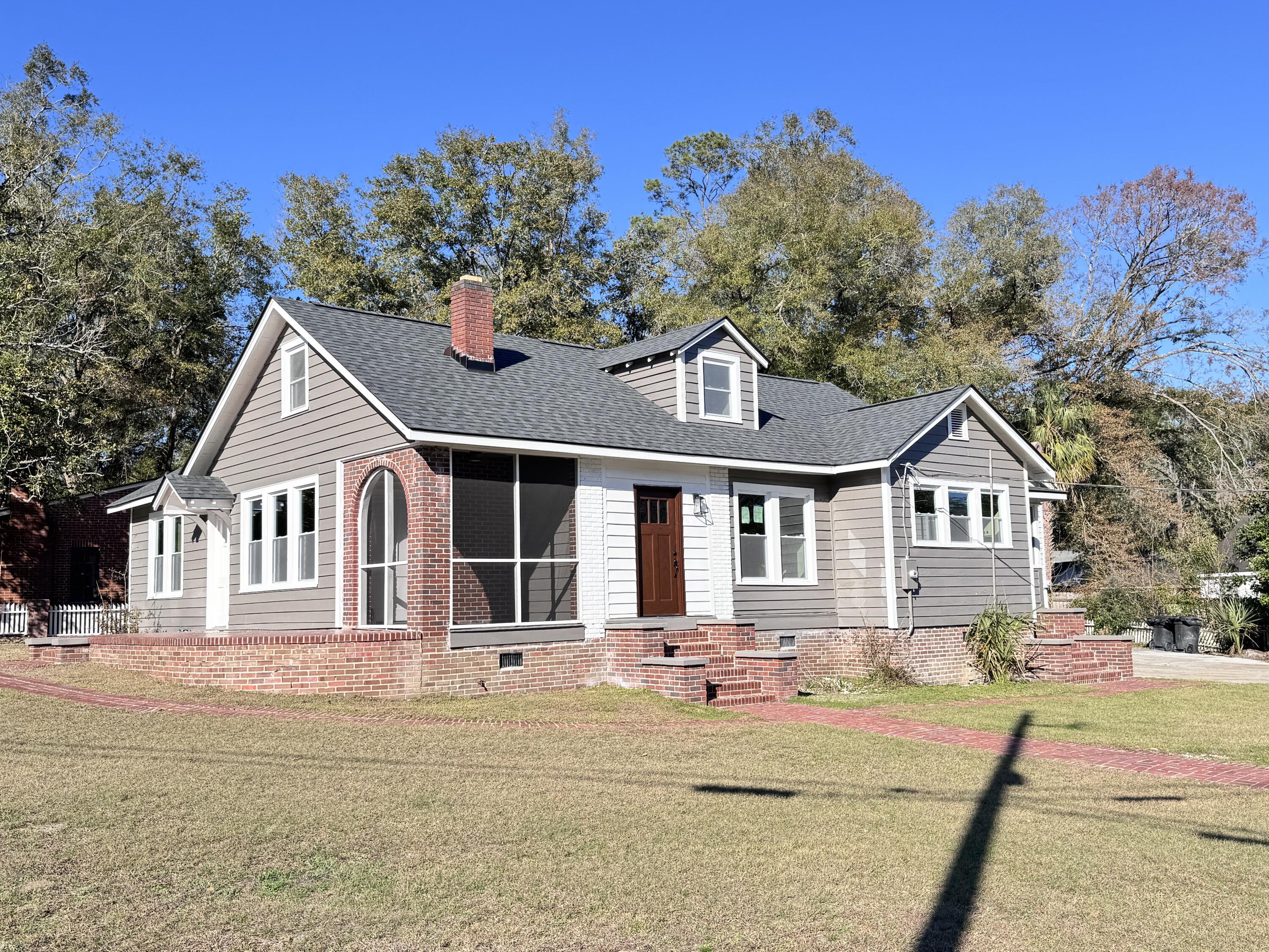 303 Warren Street Walterboro, SC 29488 - Photo 4 of 142 303 Warren Street