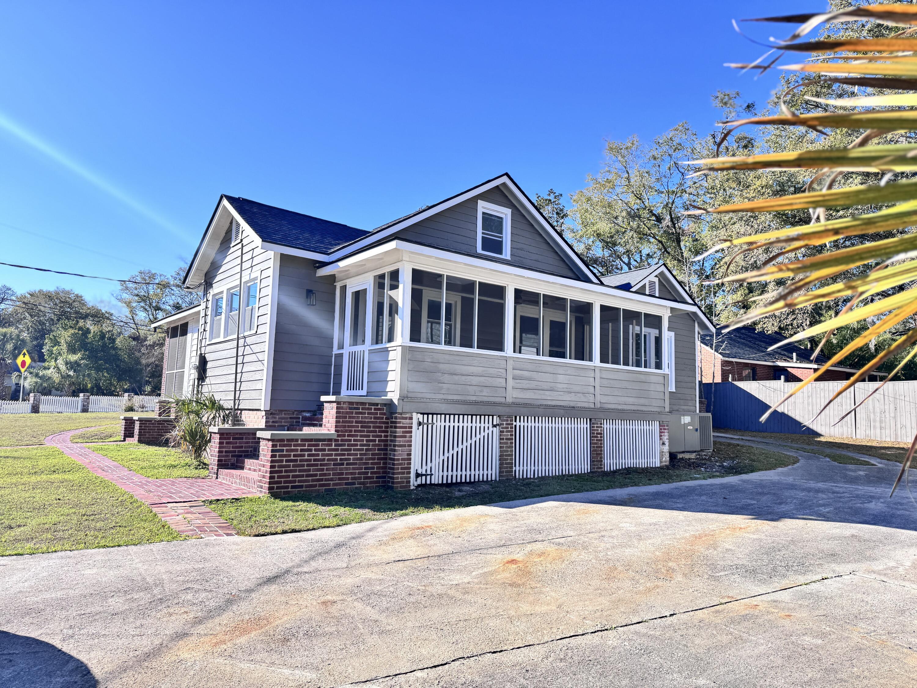 303 Warren Street Walterboro, SC 29488 - Photo 5 of 142 303 Warren Street