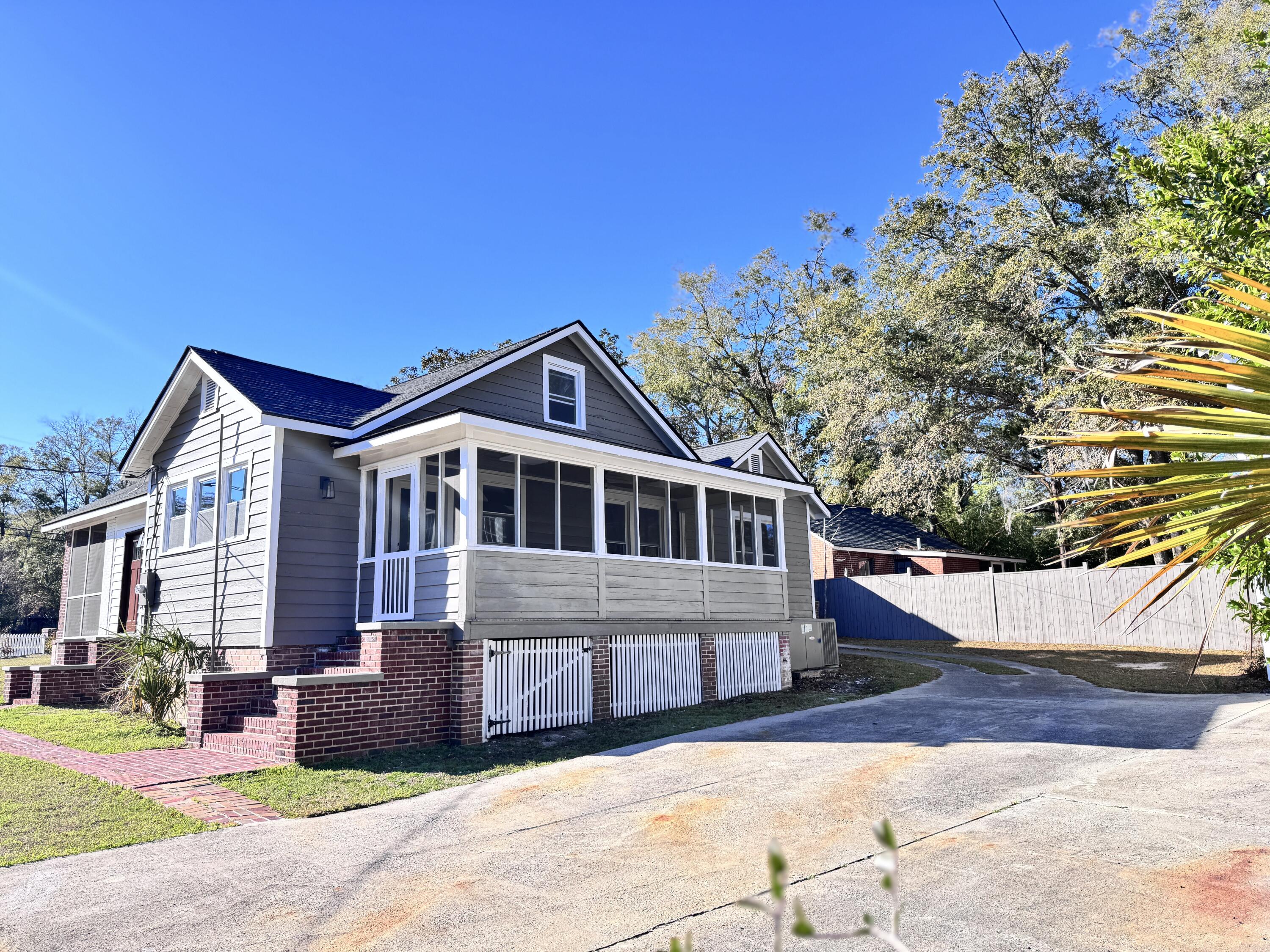 303 Warren Street Walterboro, SC 29488 - Photo 6 of 142 303 Warren Street