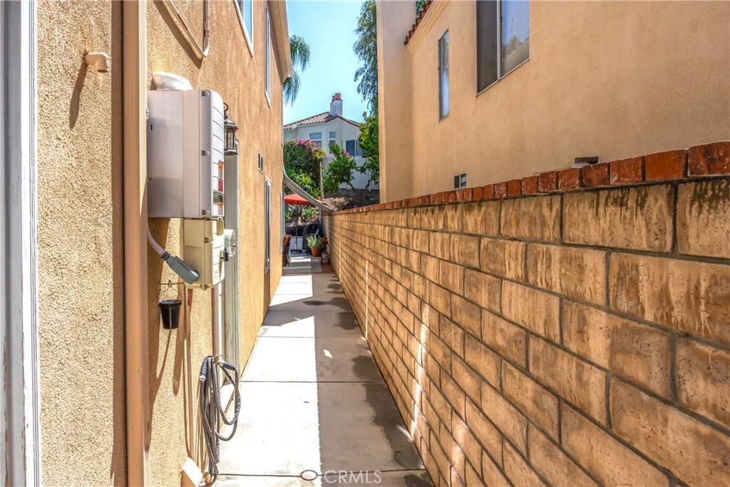 7751 Jack Rabbit Lane Highland, CA 92346 - Photo 36 of 50 a view of a balcony
