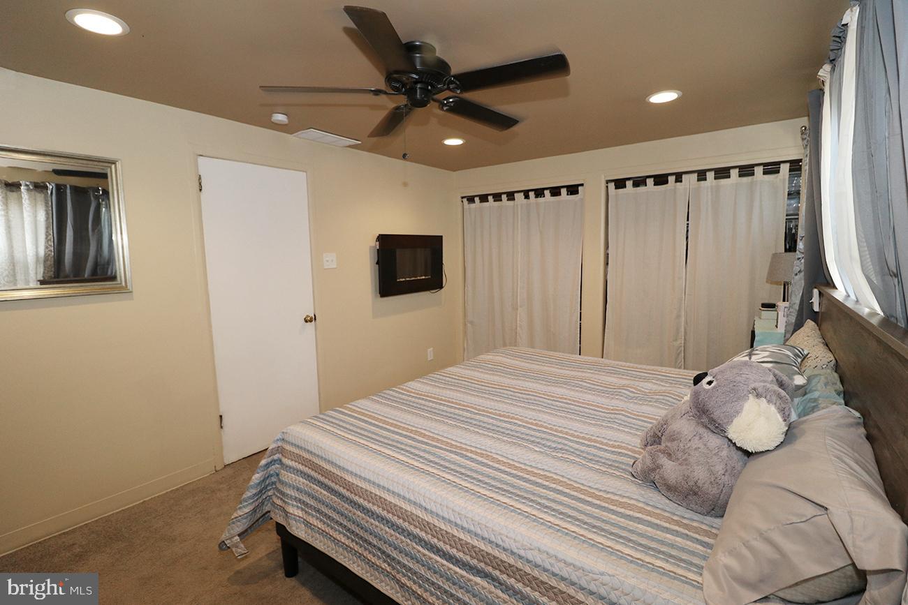 3210 Holly Road Philadelphia, PA 19154 - Photo 22 of 44