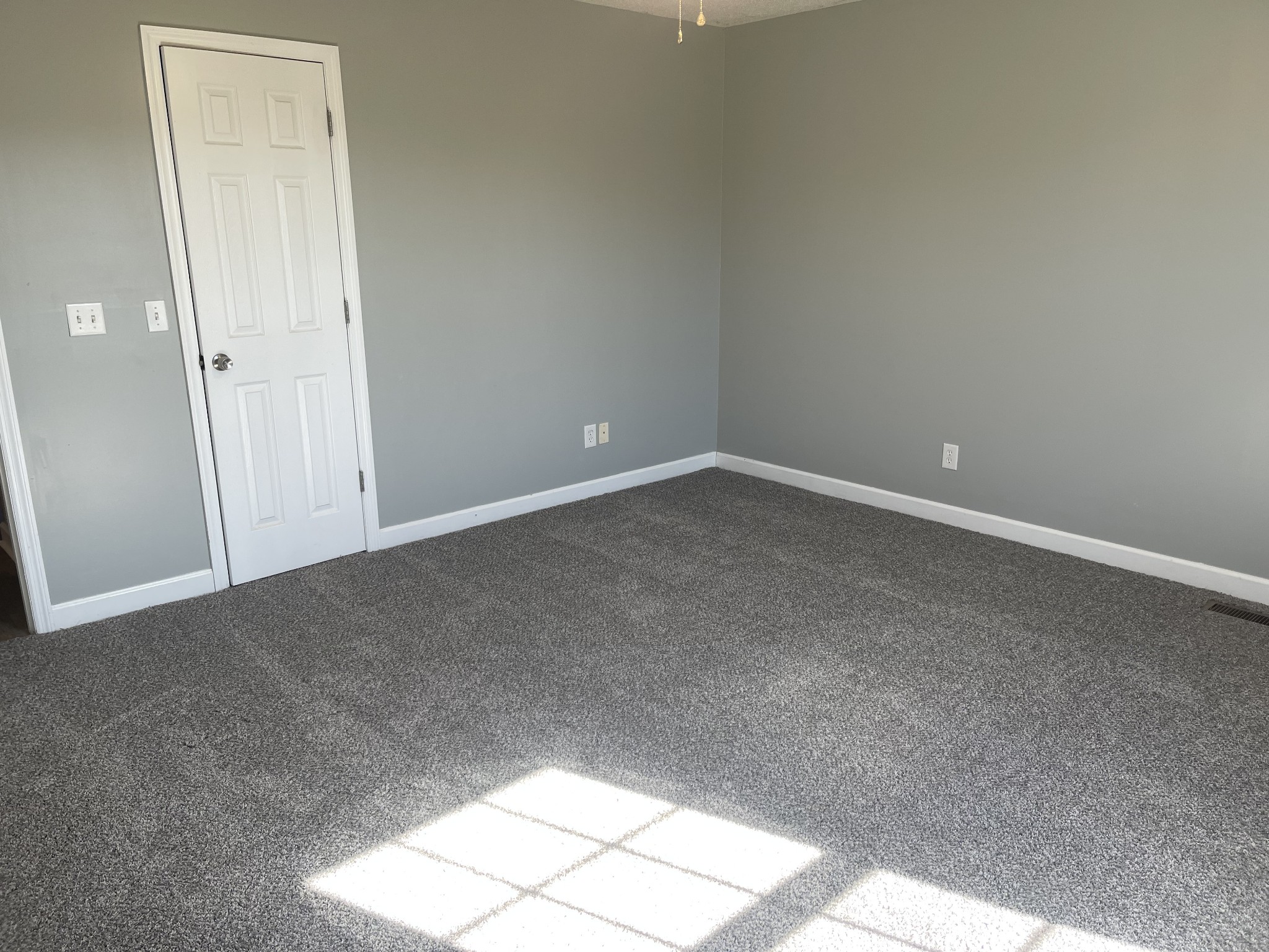 274 Johns Cemetery Road Pulaski, TN 38478 - Photo 6 of 13 a view of an empty room and a window