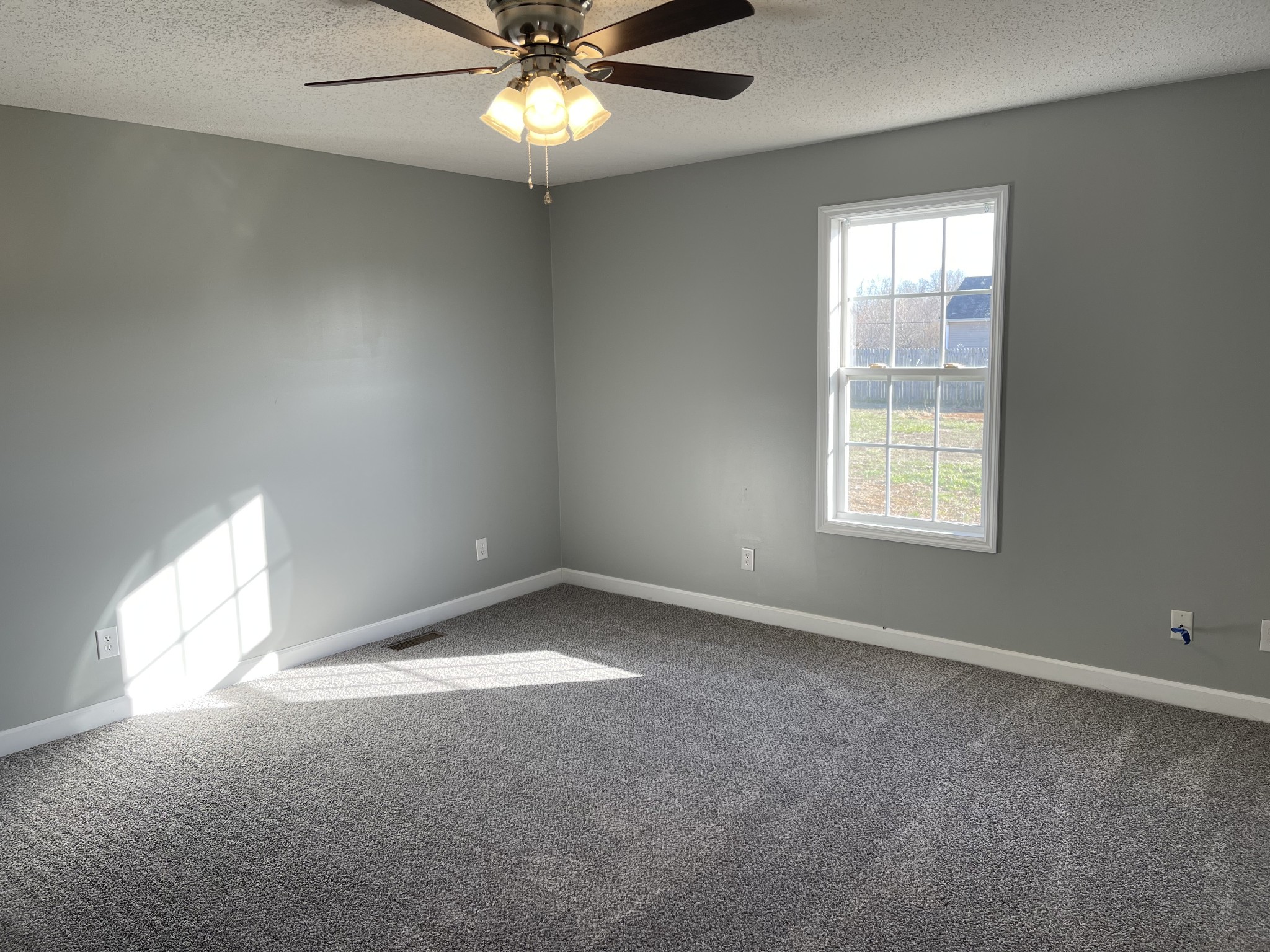 274 Johns Cemetery Road Pulaski, TN 38478 - Photo 9 of 13 an empty room with a window