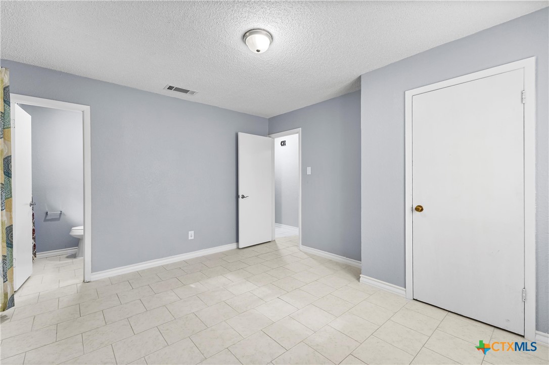 104 East Arlo Road Harker Heights, TX 76548 - Photo 25 of 35 a view of room with windows and bathroom view
