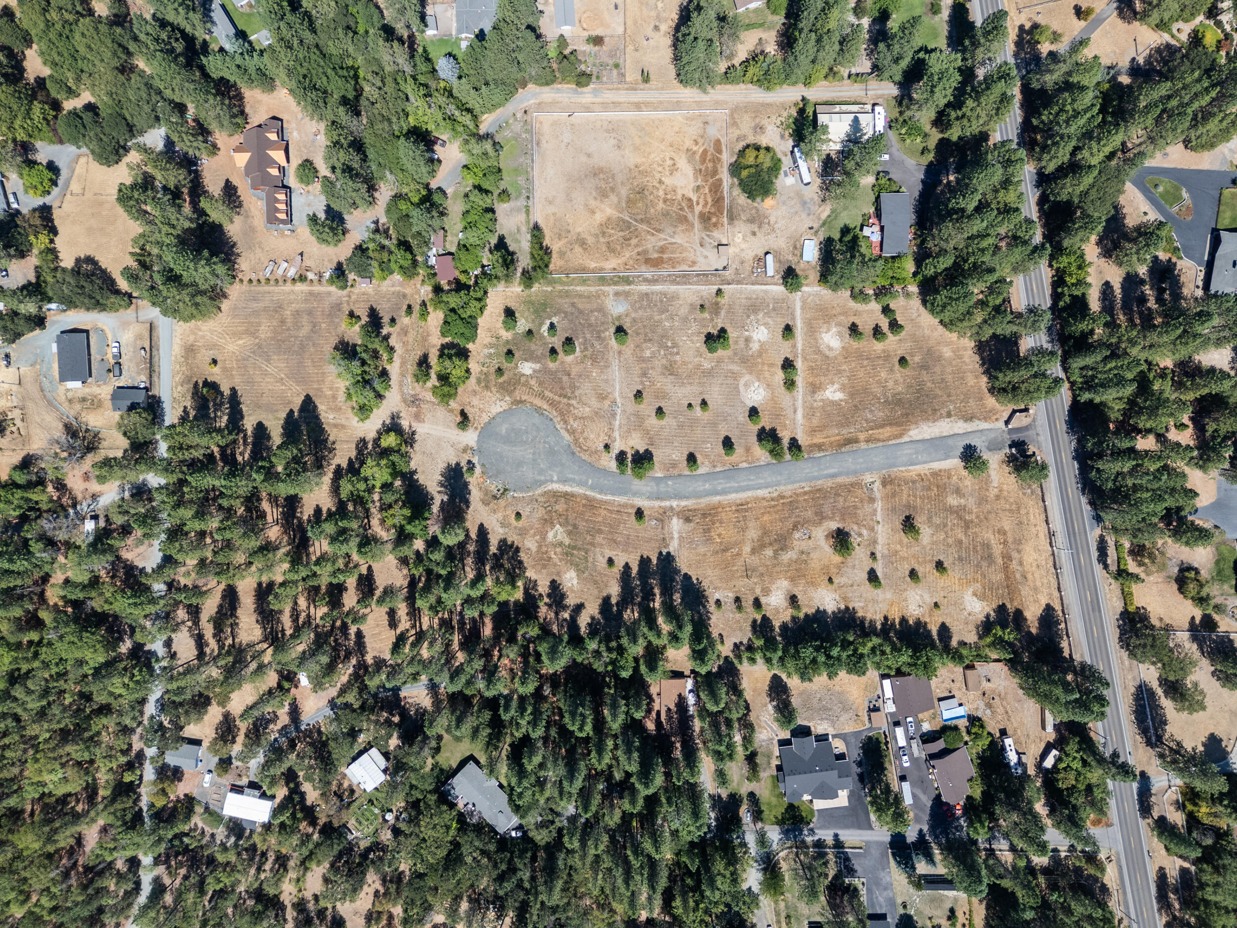253 Deruyte Way Rogue River, OR 97537 - Photo 3 of 6