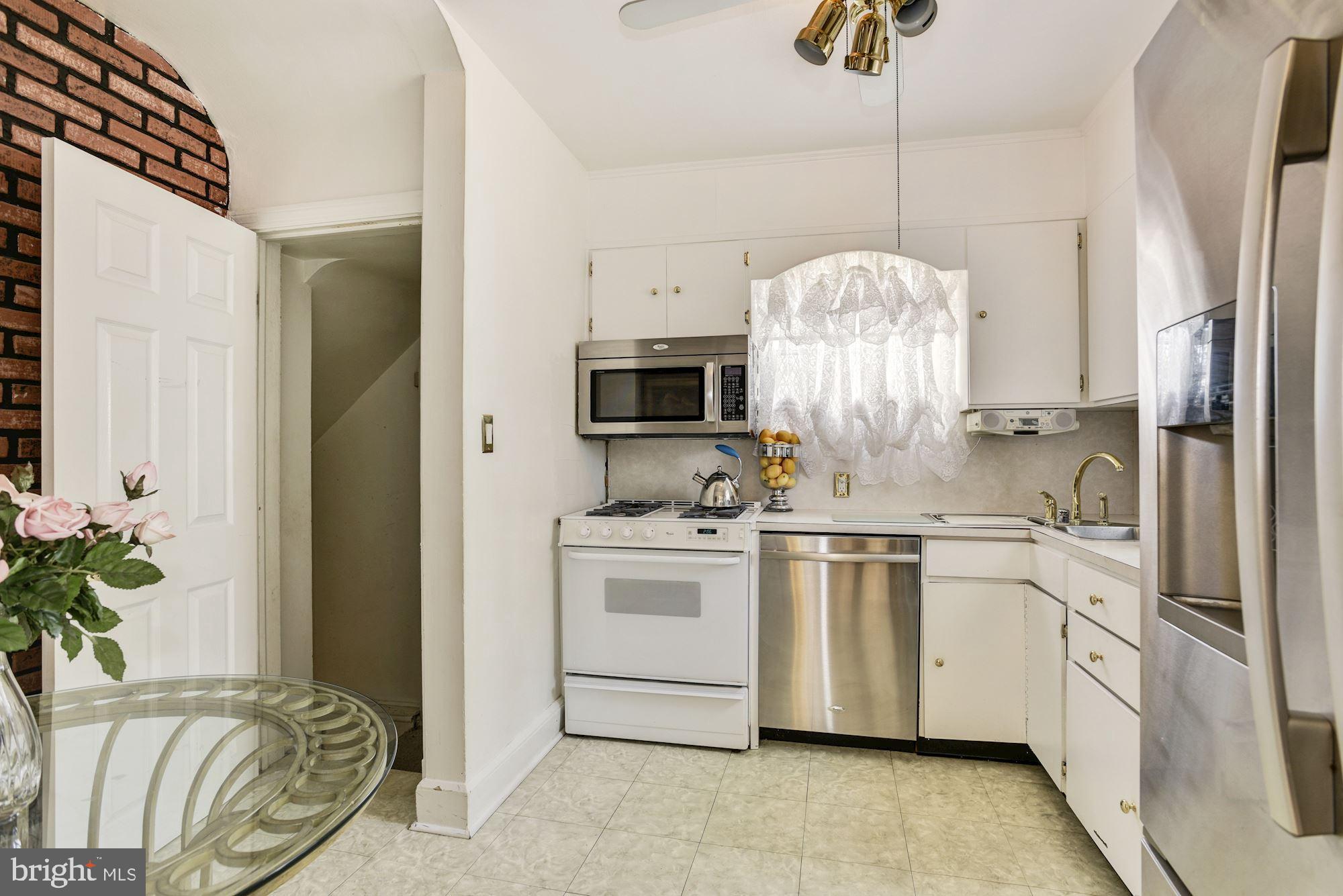 4201 Wentworth Road Baltimore, MD 21207 - Photo 10 of 24 Kitchen