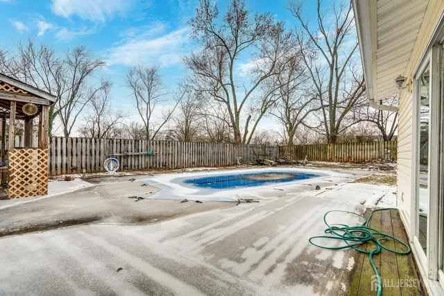 a view of backyard space