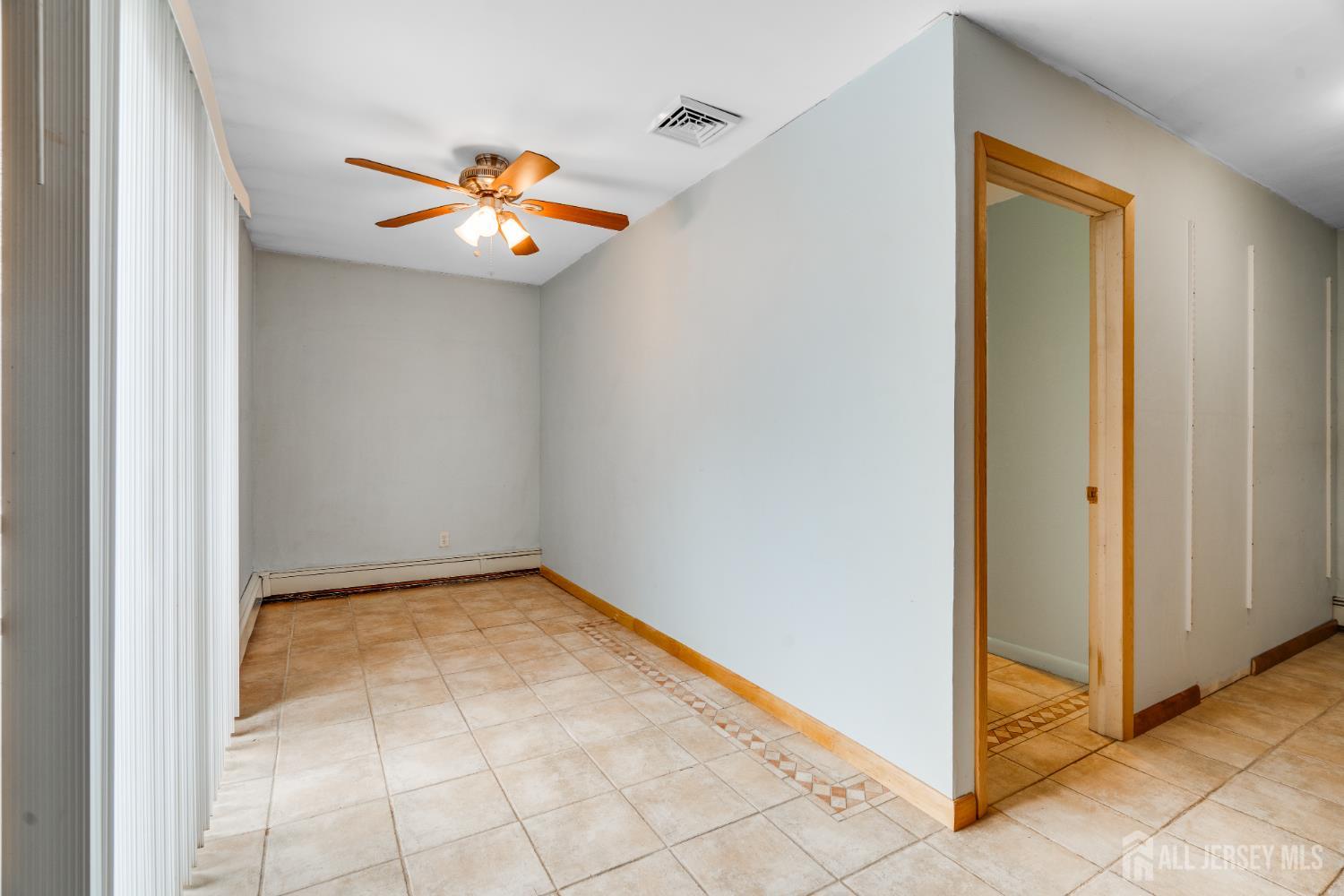 6 Woodrow Road Kendall Park, NJ 08824 - Photo 19 of 26