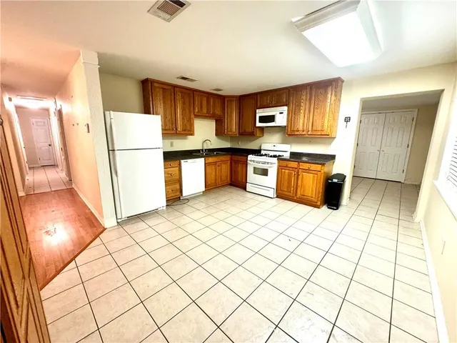 $225,000 | 1368 Maplewood Drive, Harvey, LA 70058