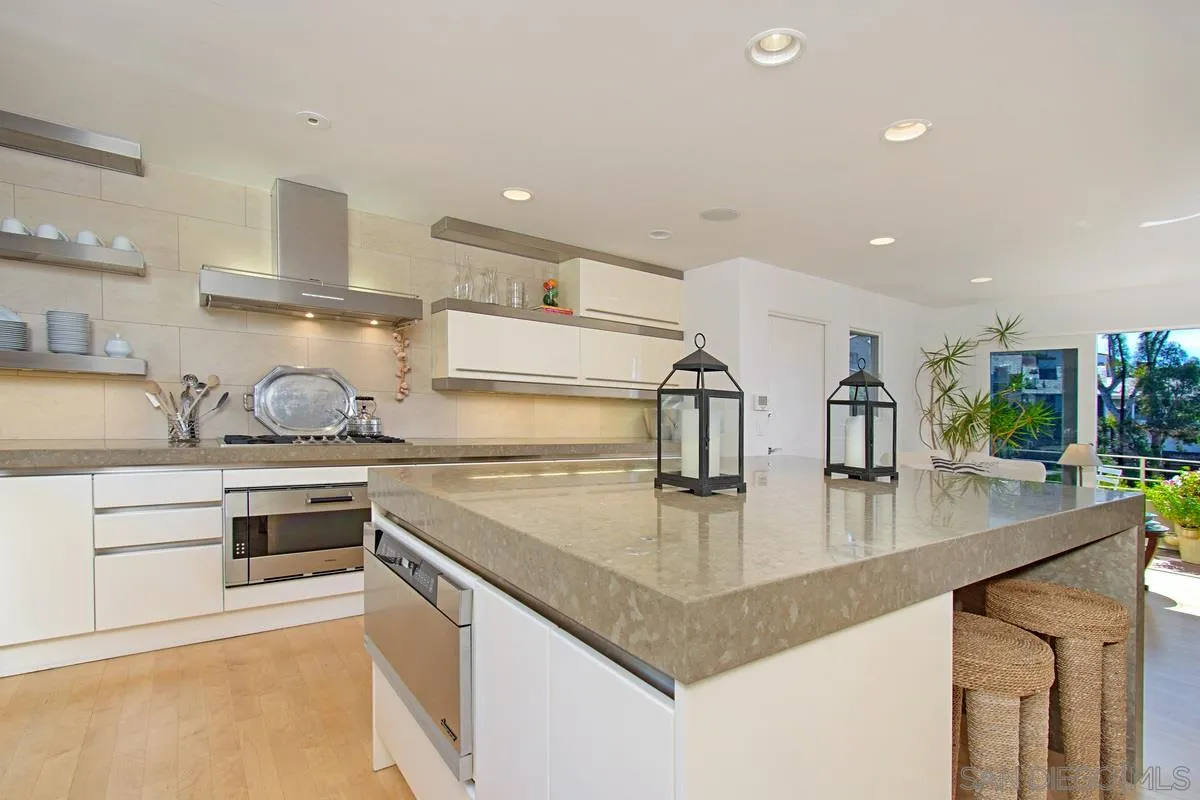 1506 Kearsarge Road La Jolla, CA 92037 - Photo 16 of 39