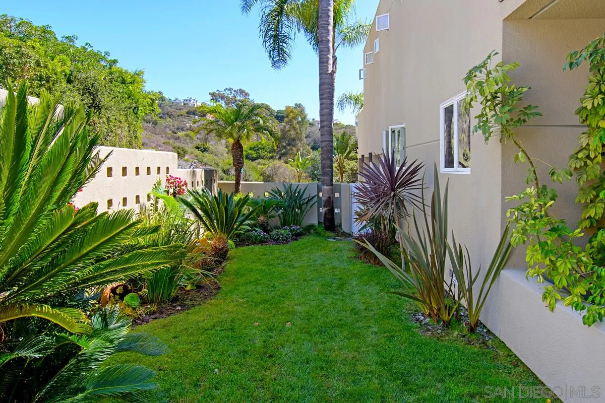1506 Kearsarge Road La Jolla, CA 92037 - Photo 5 of 39