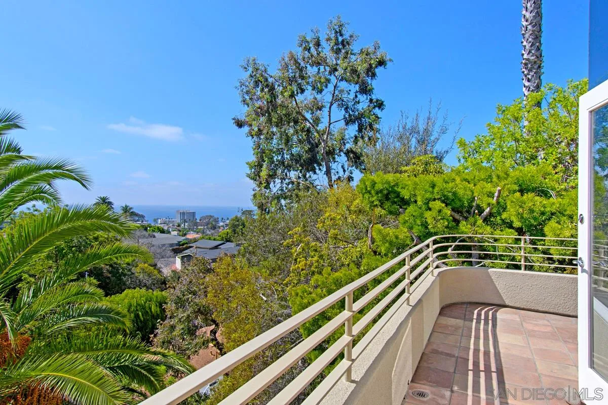 1506 Kearsarge Road La Jolla, CA 92037 - Photo 8 of 39