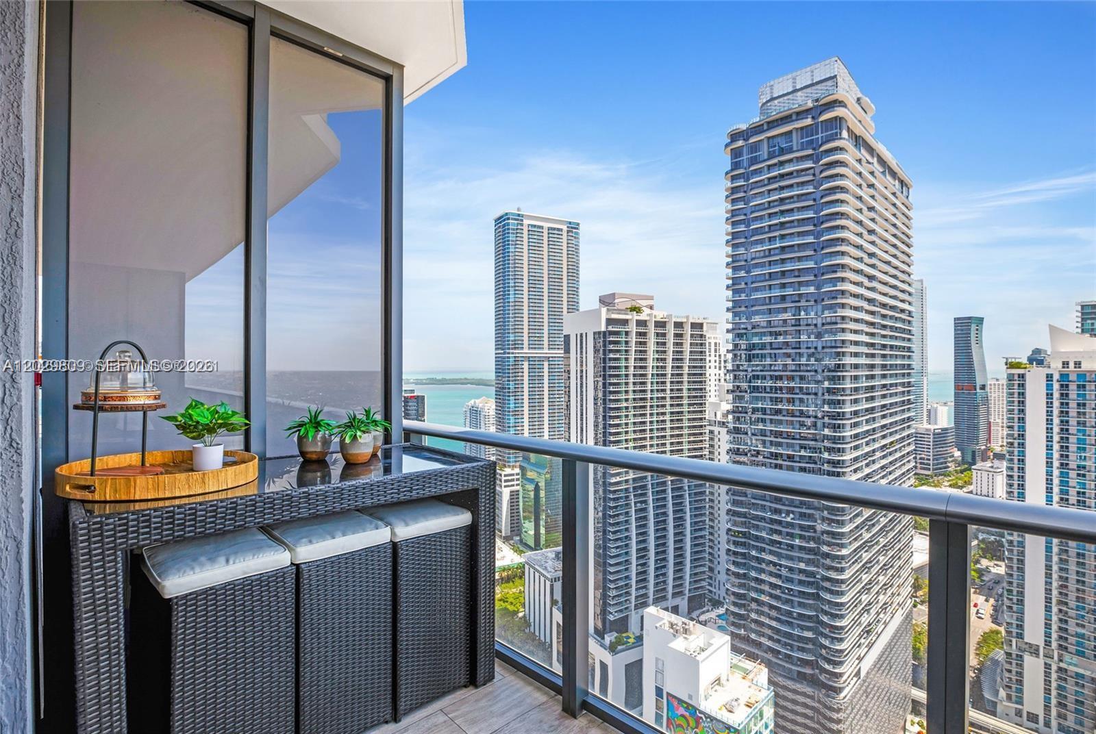 45 Southwest 9th Street, Unit 4204 Miami, FL 33130 - Photo 11 of 35