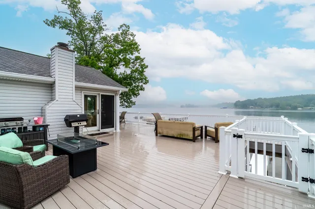 $1,000,000 | 720 Ln 800 Snow Lake, Fremont, IN 46737