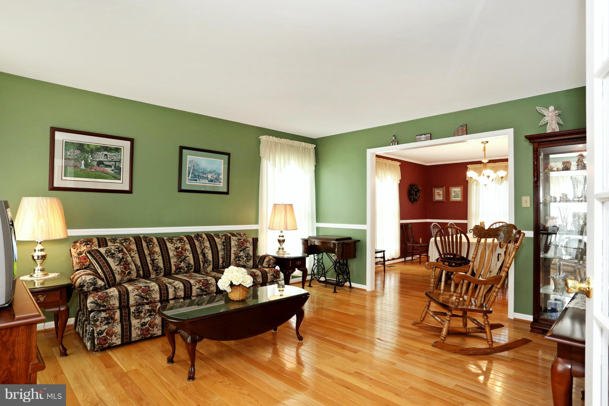 15178 Roddy Road Thurmont, MD 21788 - Photo 14 of 29 Living Room