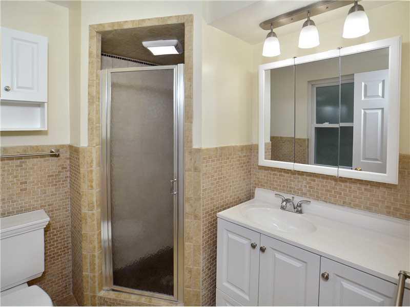1465 Beulah Road Churchill, PA 15235 - Photo 8 of 16 Full Bath.