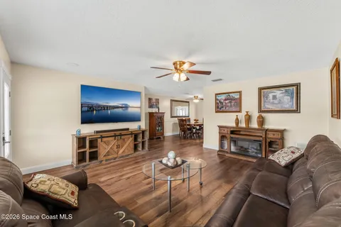 $469,900 | 498 Chamberlin Avenue Northwest, Palm Bay, FL 32907