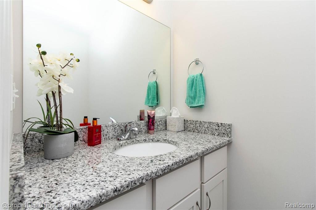 2669 Harvard Road Berkley, MI 48072 - Photo 25 of 32