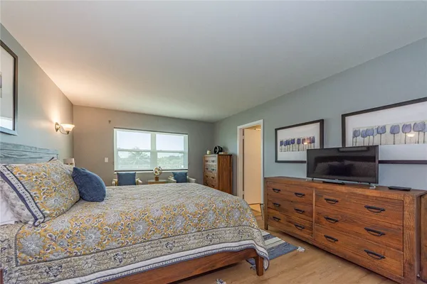 $6,300 | 1715 Ocean Drive, Unit 3B, Vero Beach, FL 32963
