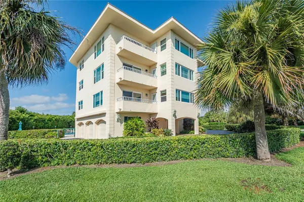 $6,300 | 1715 Ocean Drive, Unit 3B, Vero Beach, FL 32963