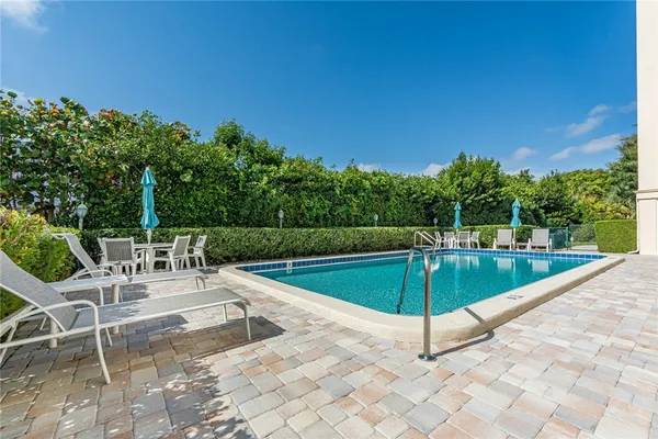 $6,300 | 1715 Ocean Drive, Unit 3B, Vero Beach, FL 32963