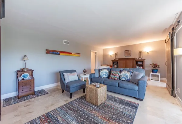 $6,300 | 1715 Ocean Drive, Unit 3B, Vero Beach, FL 32963